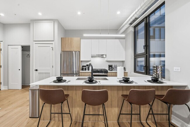 Building Photo - 6044 N Winthrop Ave