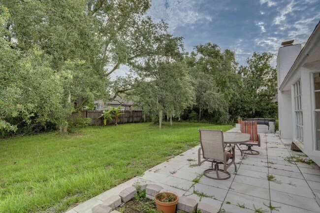 Building Photo - 5212 Abelia Dr