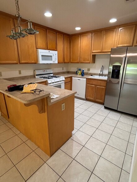 Building Photo - 6113 Oakgreen Cir