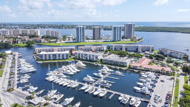 Building Photo - 143 Yacht Club Dr