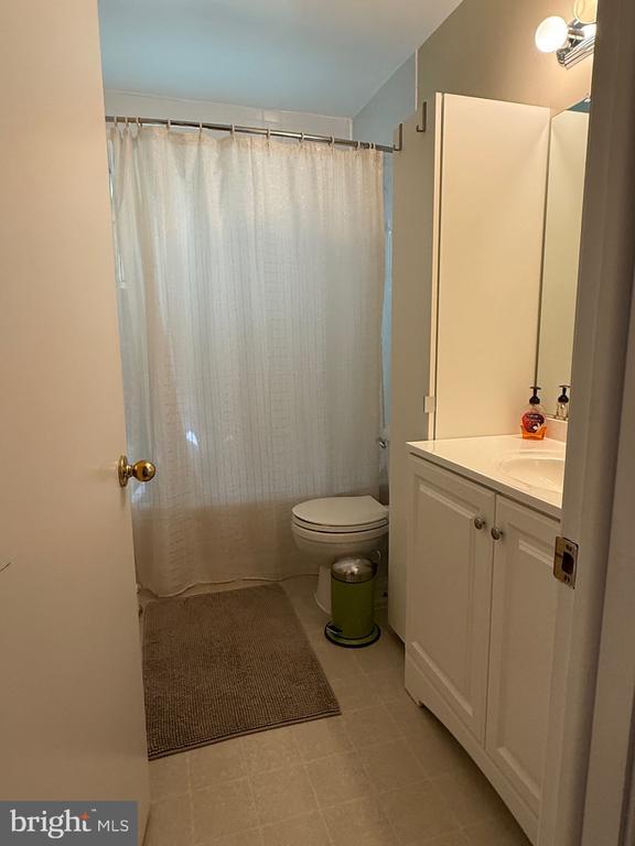 Building Photo - 407 Calvin Ln