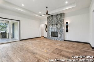 Building Photo - 661 inner