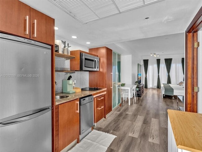 Building Photo - 1052 Ocean Dr