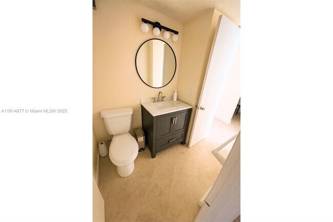 Building Photo - 5 Island Ave