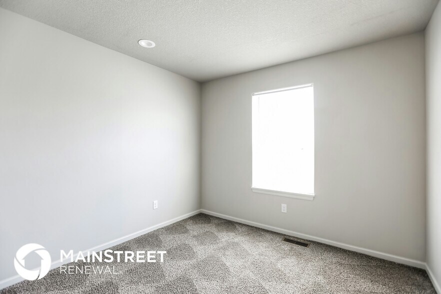 Building Photo - 210 Elissa Dr