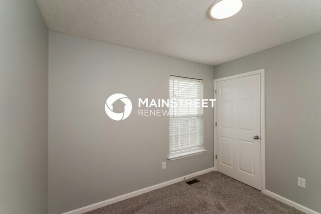 Building Photo - 3 Bedroom Pet-Friendly Home in SHEPHERDSVILLE, KY with Main Street Renewal