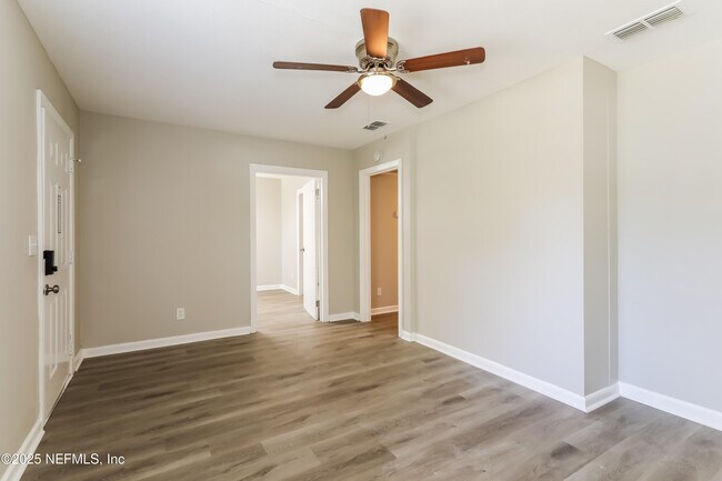 Building Photo - 6348 Fabian Dr