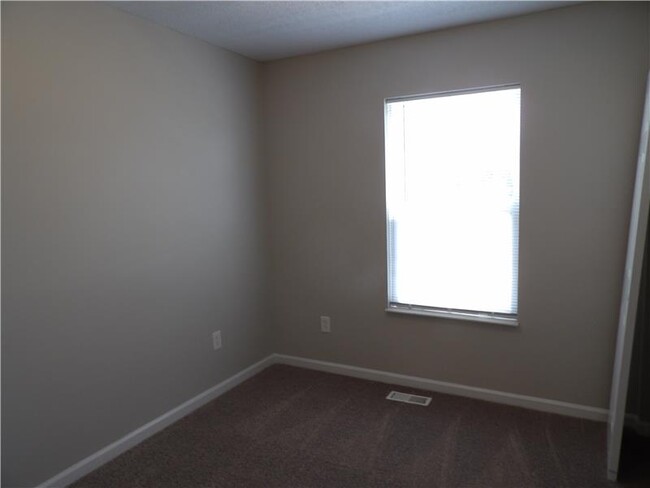 Building Photo - 62 Pine Top Dr
