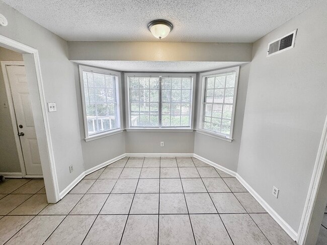 Building Photo - 4140 Crain Rd