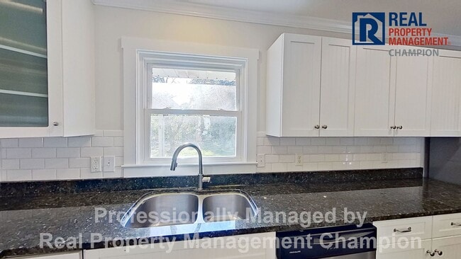 Building Photo - Updated 3 BD/2BA Home w/Spacious Rooms and Large Yard