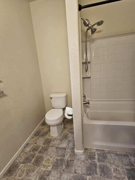 Building Photo - 1075 Sorrel Ave