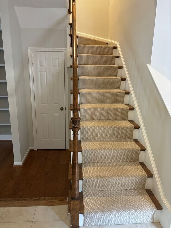 Building Photo - 1037 N Pitt St