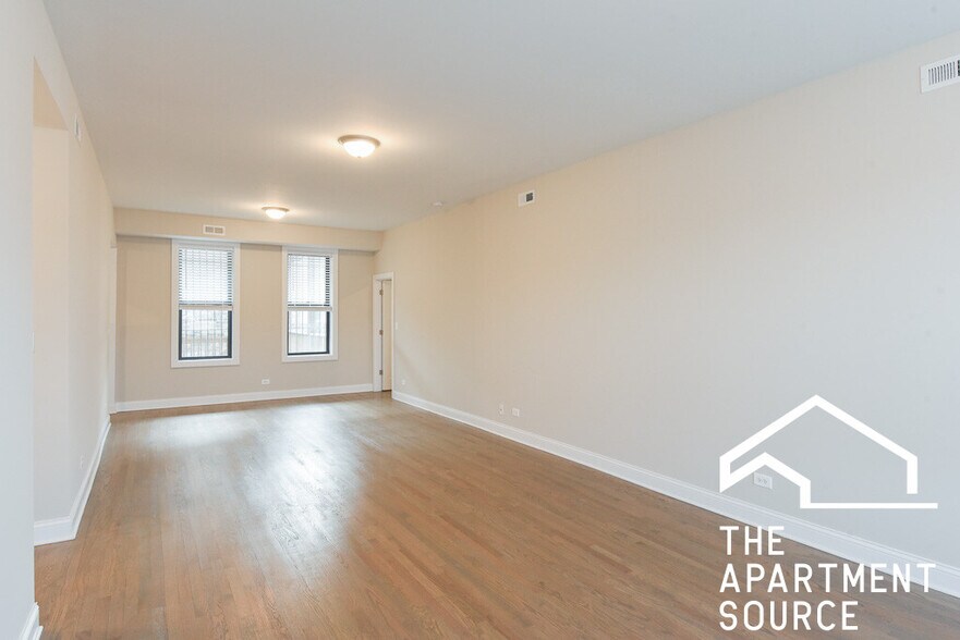 Building Photo - 3407 W Fullerton Ave