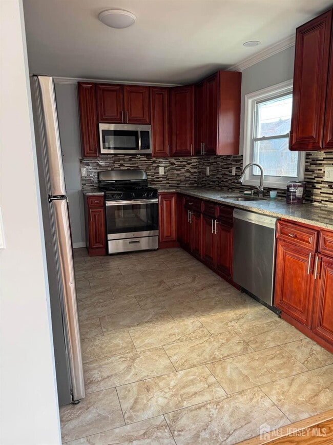 Building Photo - 388 New Hampshire Ln