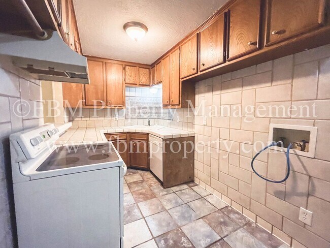 Building Photo - 2534 W Sycamore Ave - 2 Bedroom, 1 Bathroom Apartment Home in Corsicana, TX