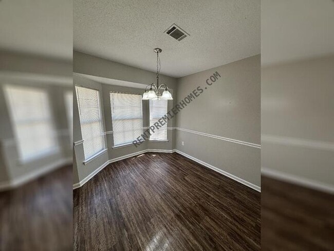 Building Photo - 103 White Wing Way