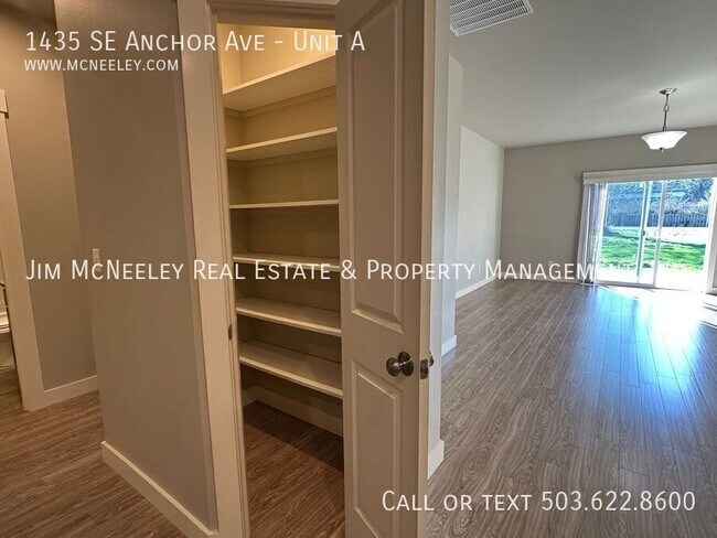 Building Photo - 1435 SE Anchor Ave