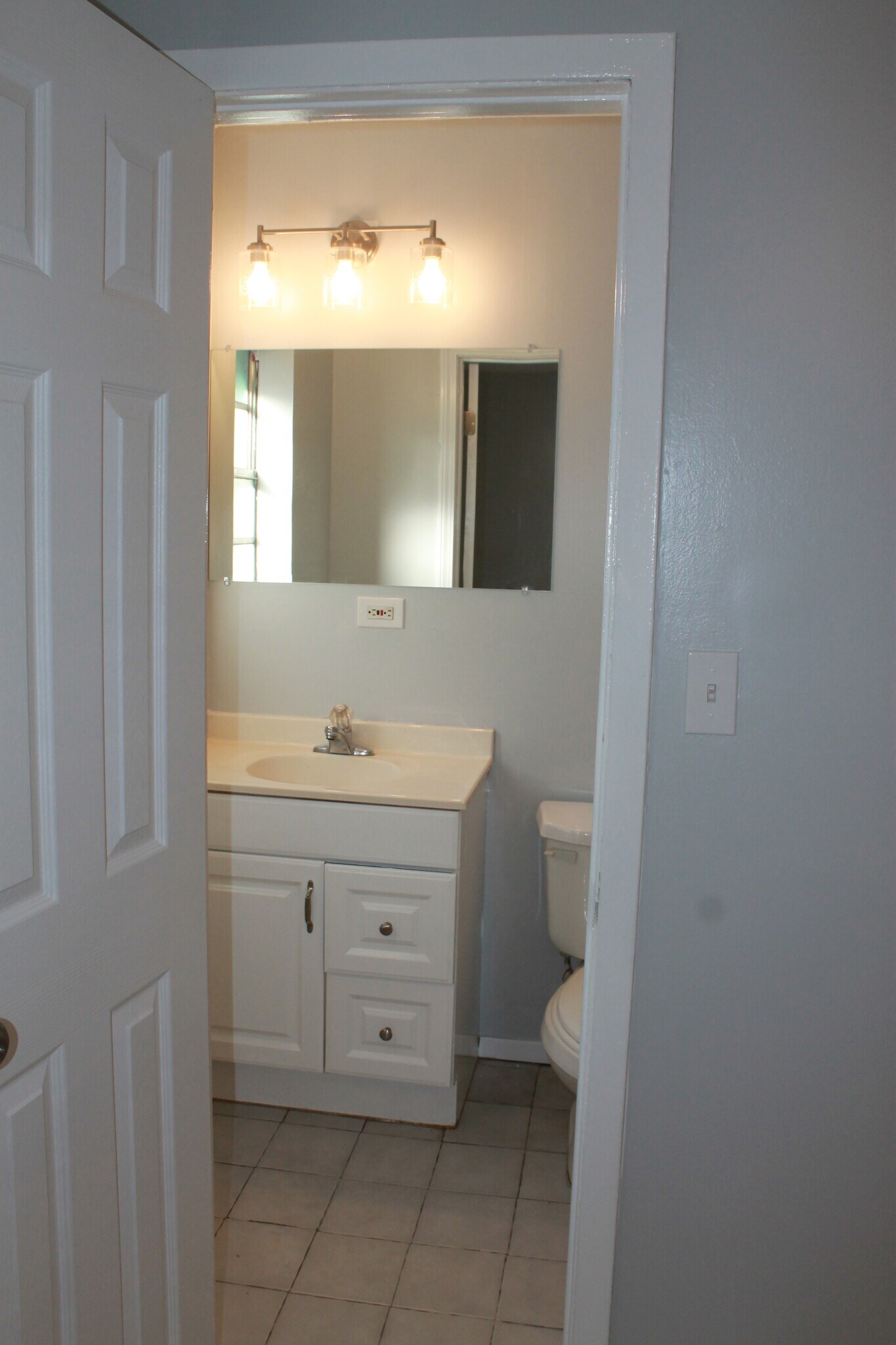 Building Photo - 849 Nantes Way