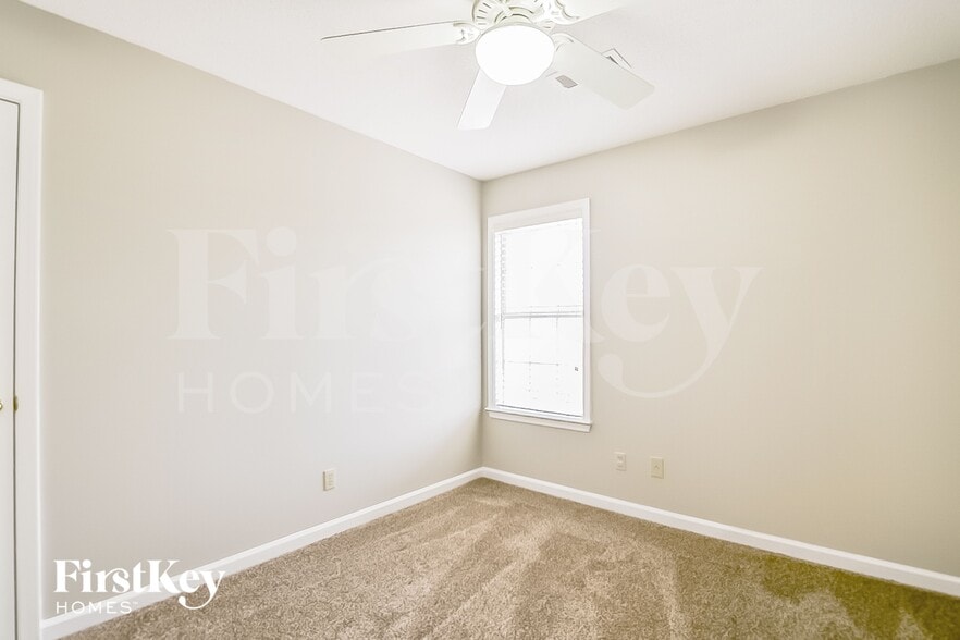 Building Photo - 8664 Forest Breeze Dr