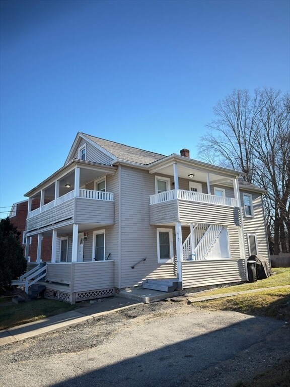 Building Photo - 917 Main St