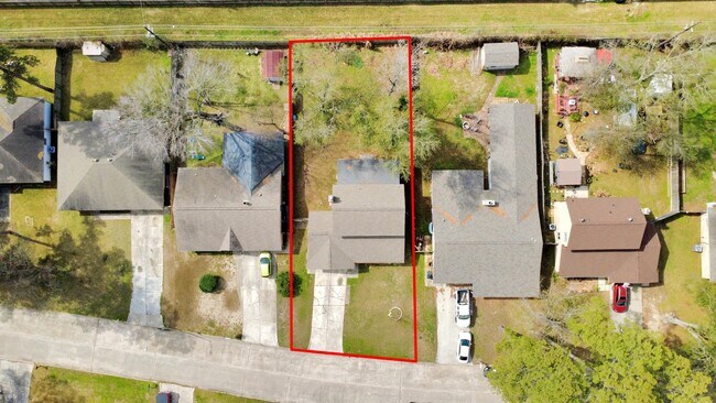 Building Photo - 23927 Verngate Dr