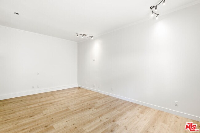 Building Photo - 23114 Mariano St
