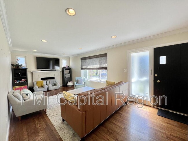 Building Photo - 5005 Druid Dr