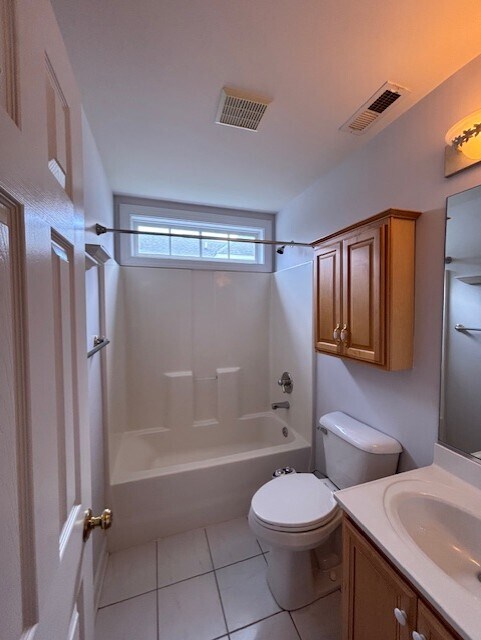 Building Photo - 8120 Castle Grove Dr