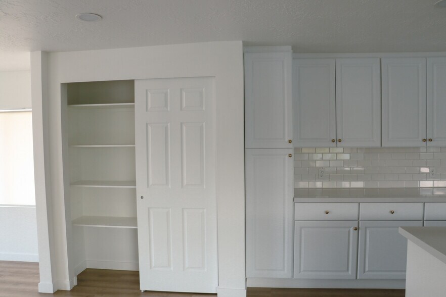 Building Photo - 1108 E 500 N