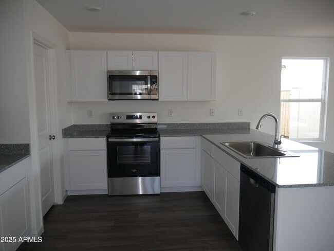 Building Photo - 1397 E Peggy Dr