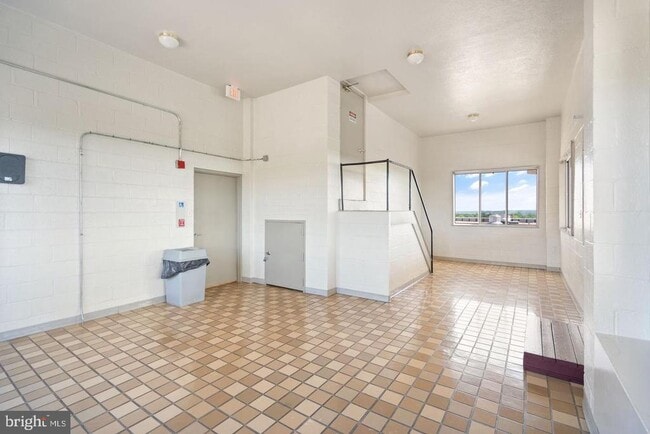 Building Photo - 6641 Wakefield Dr