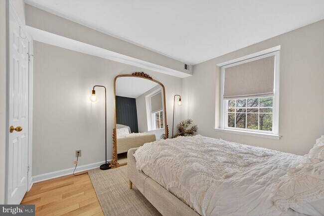 Building Photo - 3811 39th St NW