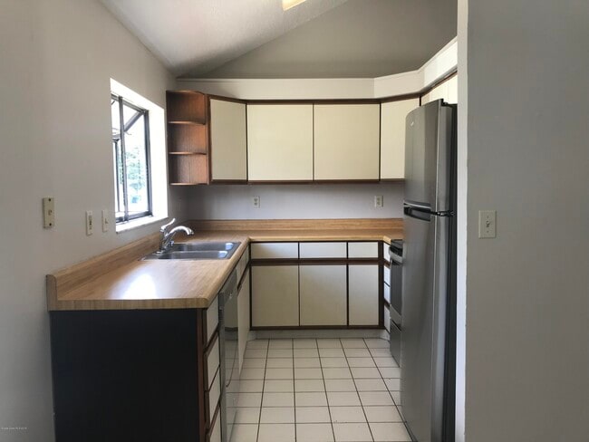 Building Photo - 1319 George Edwards Ct