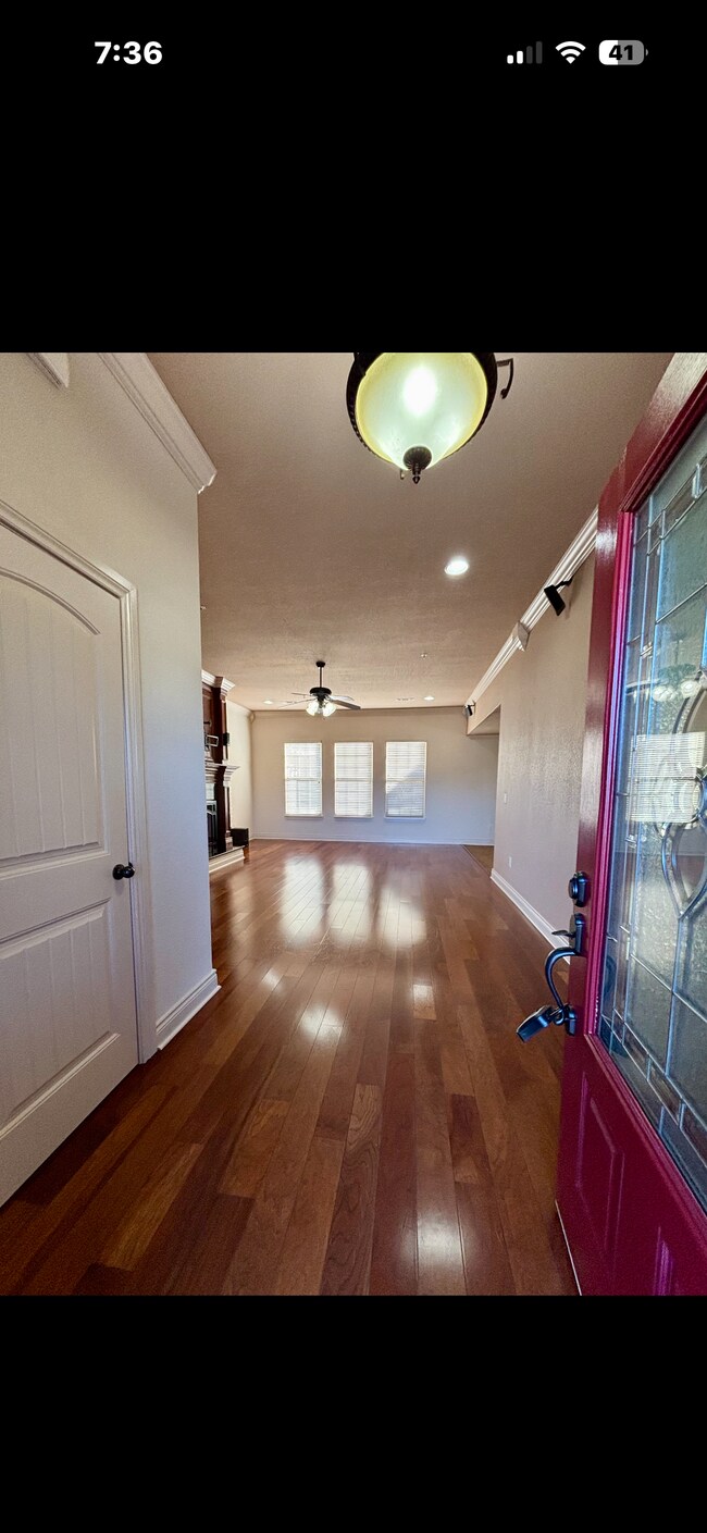 Building Photo - Branson Creek