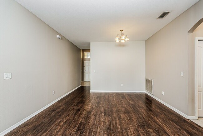 Building Photo - 408 Thicket Crest Rd