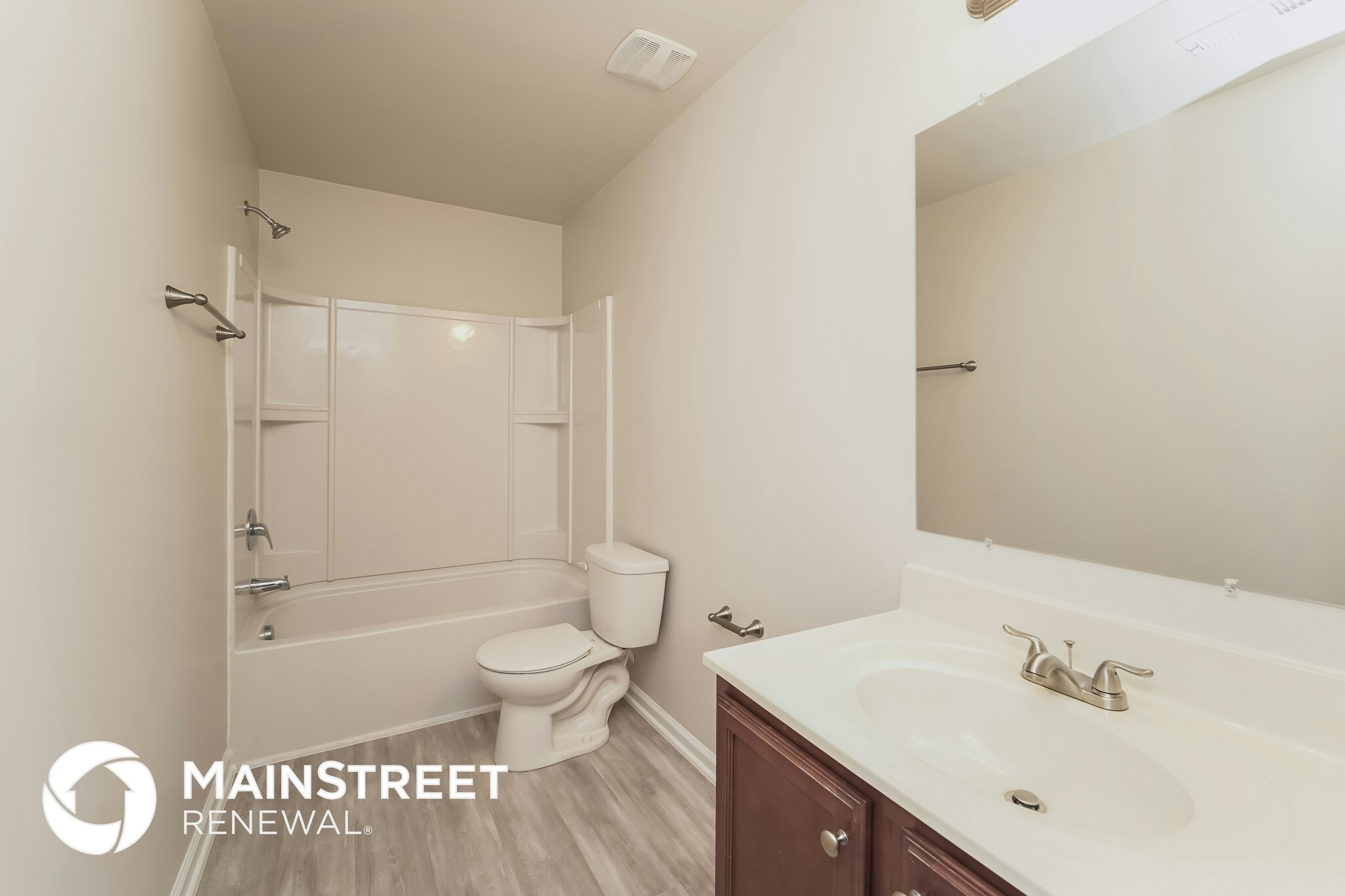 Building Photo - 13835 Circle Dr