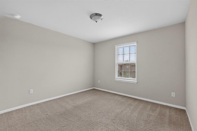 Building Photo - 6920 Ranchito Dr