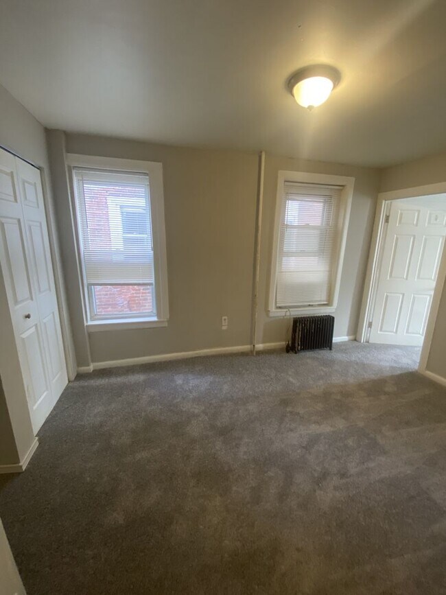 Building Photo - 663 Kohn St