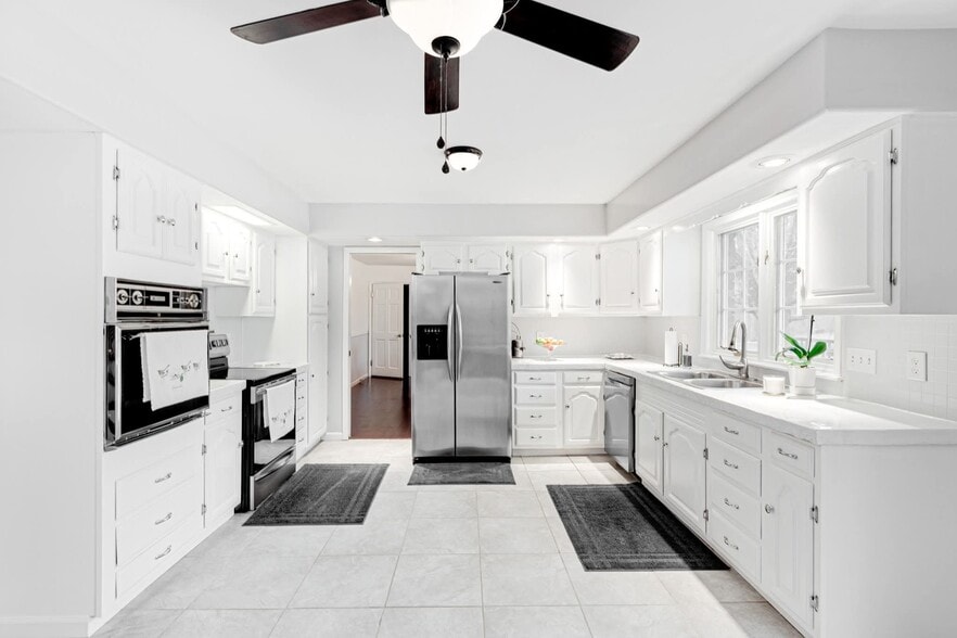 Building Photo - 5267 Fountainhead Ln