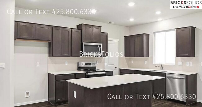 Building Photo - 18726 Lipoma Pl E