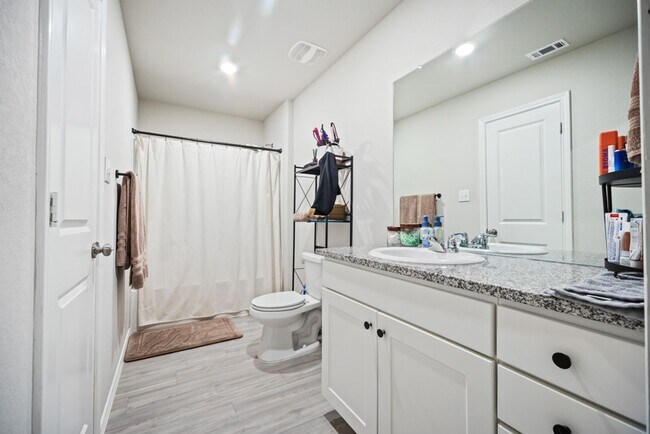 Building Photo - 5706 Elm Valley Dr