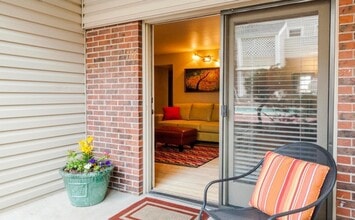 Building Photo - Pool-Side Condo in a Gated Community in Mapleton Hill!