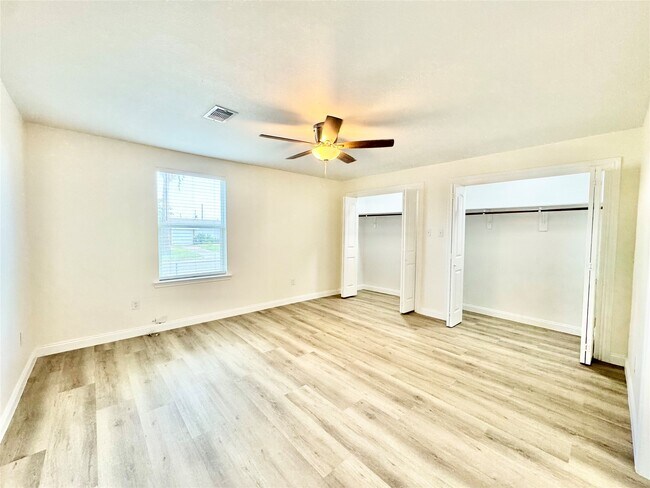 Building Photo - 5127 Avenue L