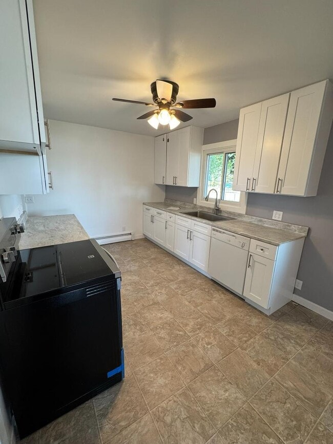 Building Photo - 6451 Alpine Ave NW