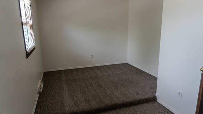 Building Photo - Charming Updated Home in the Heart of Toledo