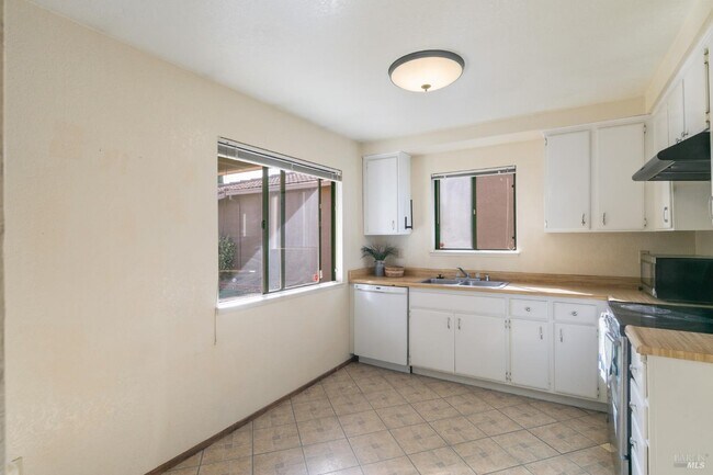Building Photo - 2728 Almondwood Way