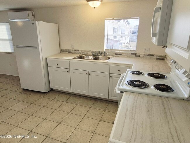 Building Photo - 126 Cypress St