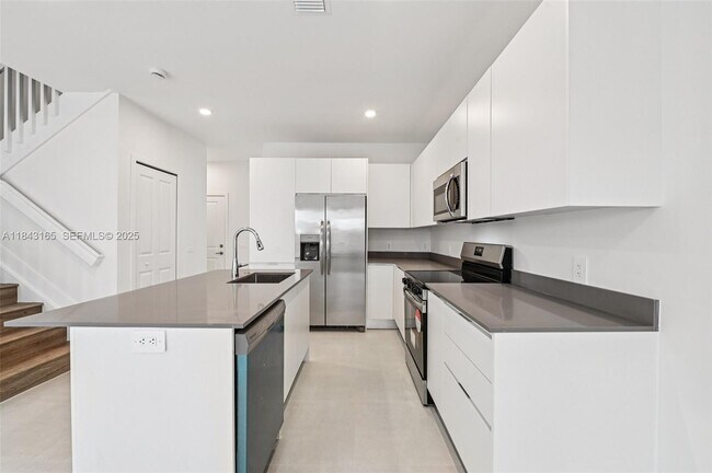 Building Photo - 34524 SW 190th Ave