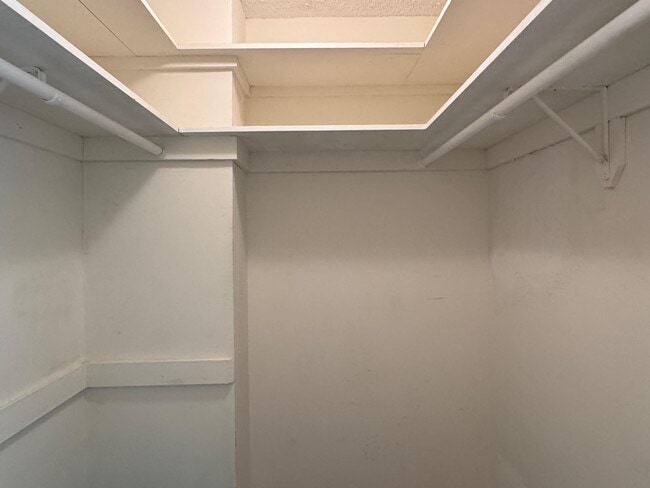 Building Photo - 305 N Pompano Beach Blvd