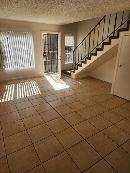 Primary Photo - 4813 Terrace Ave